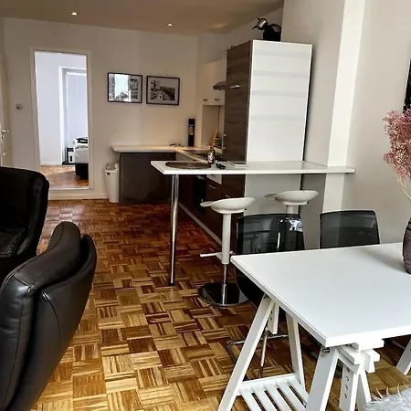 Exklusive Mitten Im Schoensten Viertel Apartman